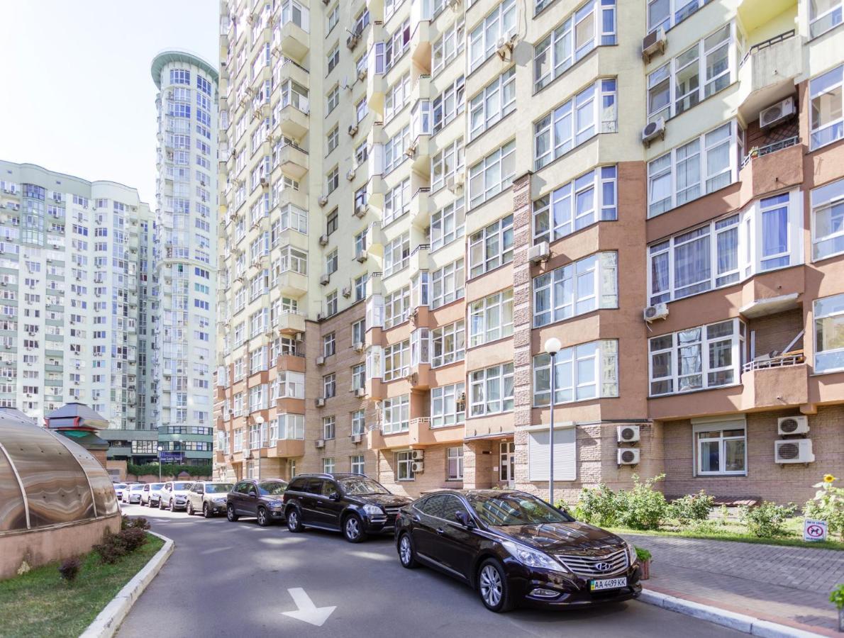 Navit Apartments With Breakfast,Near The Railway Station, The City Center, The Park Kyiv Exterior photo