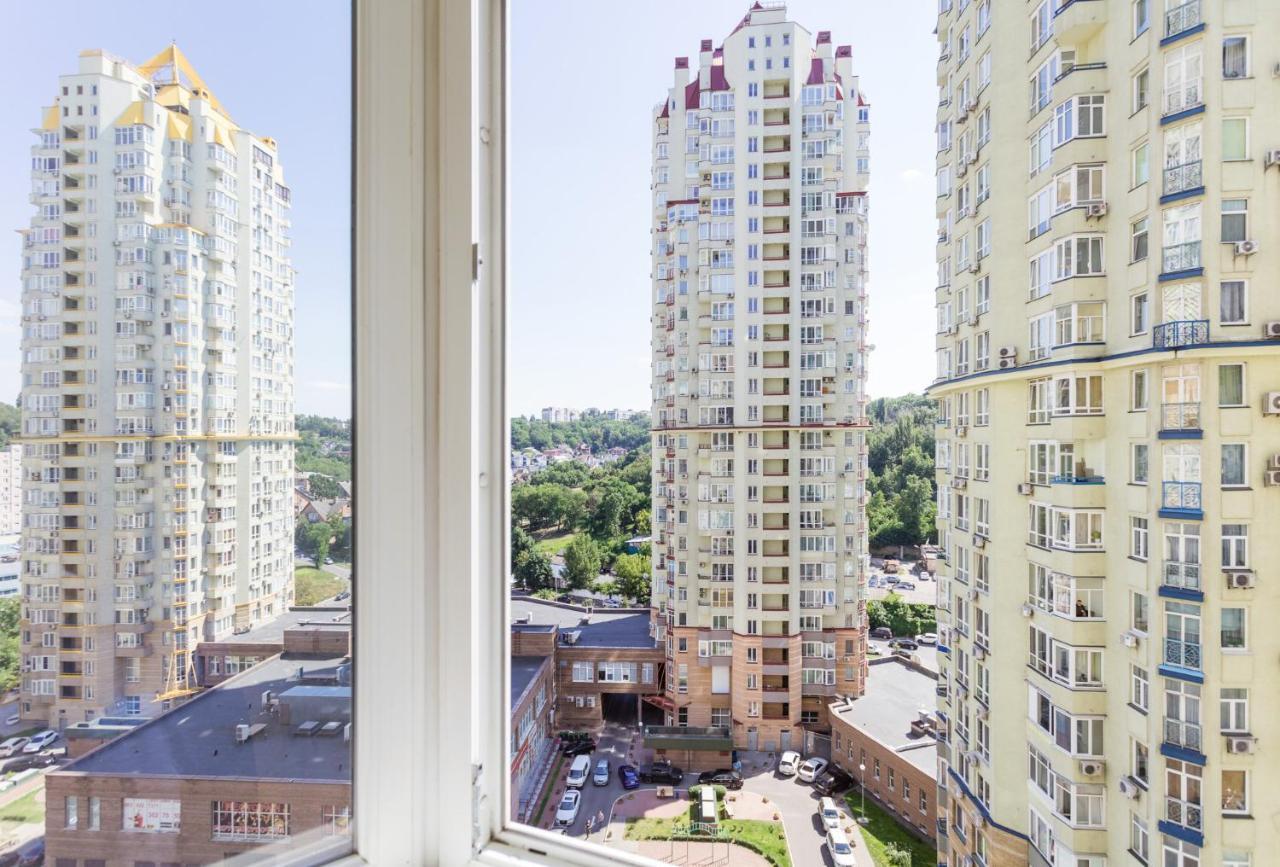 Navit Apartments With Breakfast,Near The Railway Station, The City Center, The Park Kyiv Exterior photo