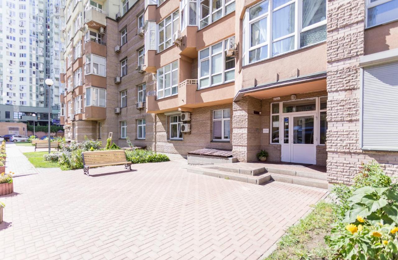 Navit Apartments With Breakfast,Near The Railway Station, The City Center, The Park Kyiv Exterior photo