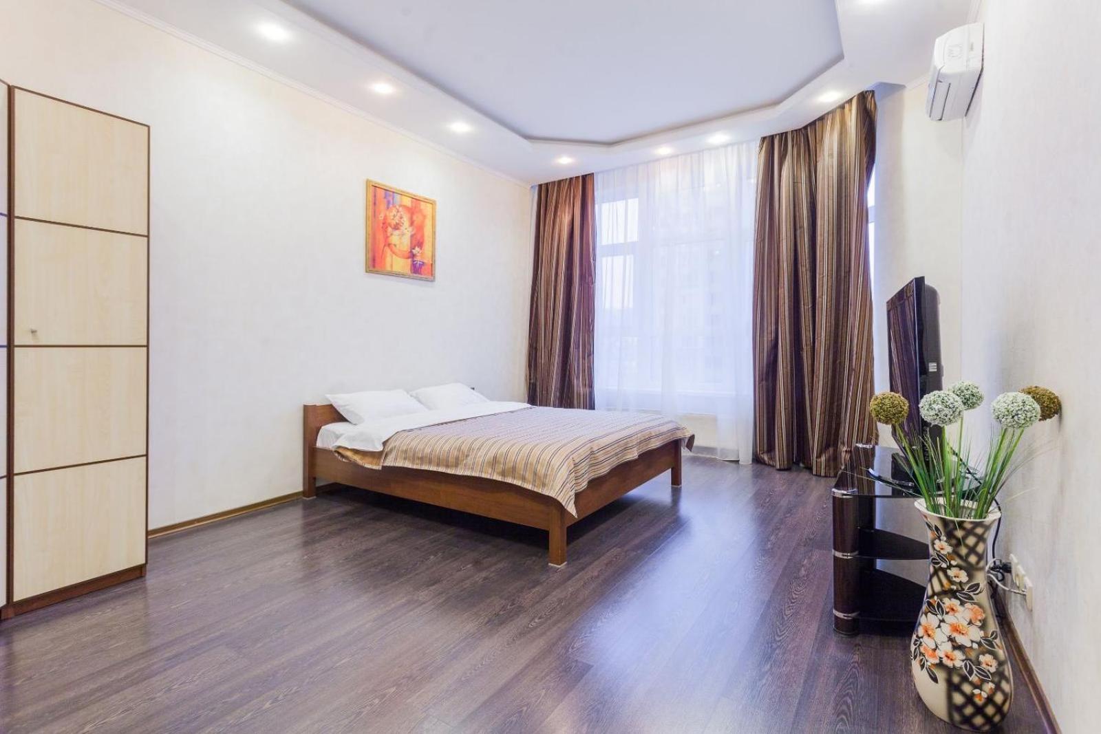 Navit Apartments With Breakfast,Near The Railway Station, The City Center, The Park Kyiv Exterior photo